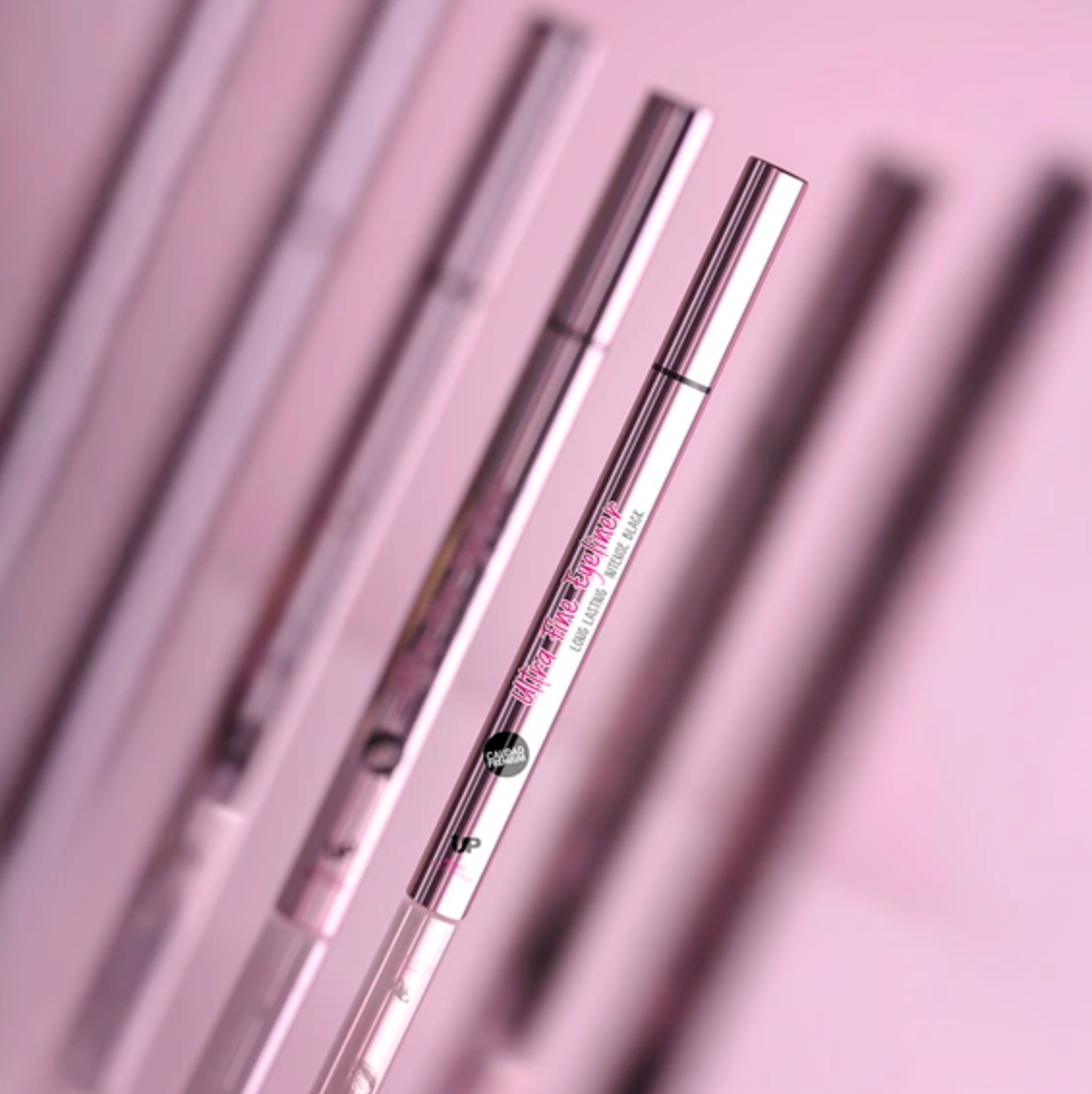 Plumón delineador de larga duración- Ultra Fine Eyeliner- Pink Up