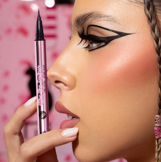 Plumón delineador de larga duración- Ultra Fine Eyeliner- Pink Up