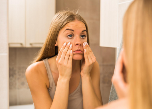 Errores de maquillaje que te hacen ver más cansada